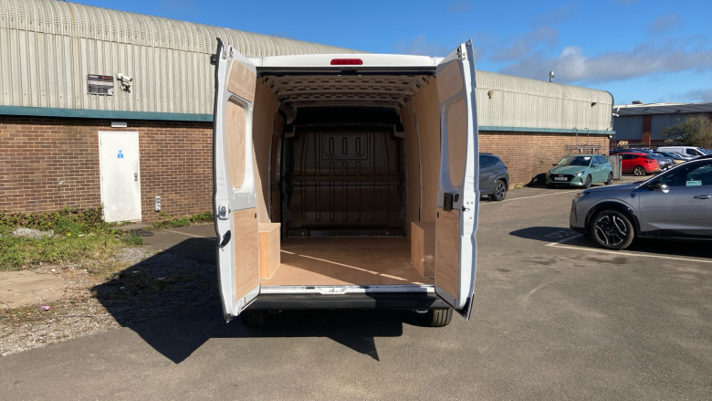 Peugeot Boxer 3500 L3 Diesel 2.2 BlueHDi 140 H2 Van Professional